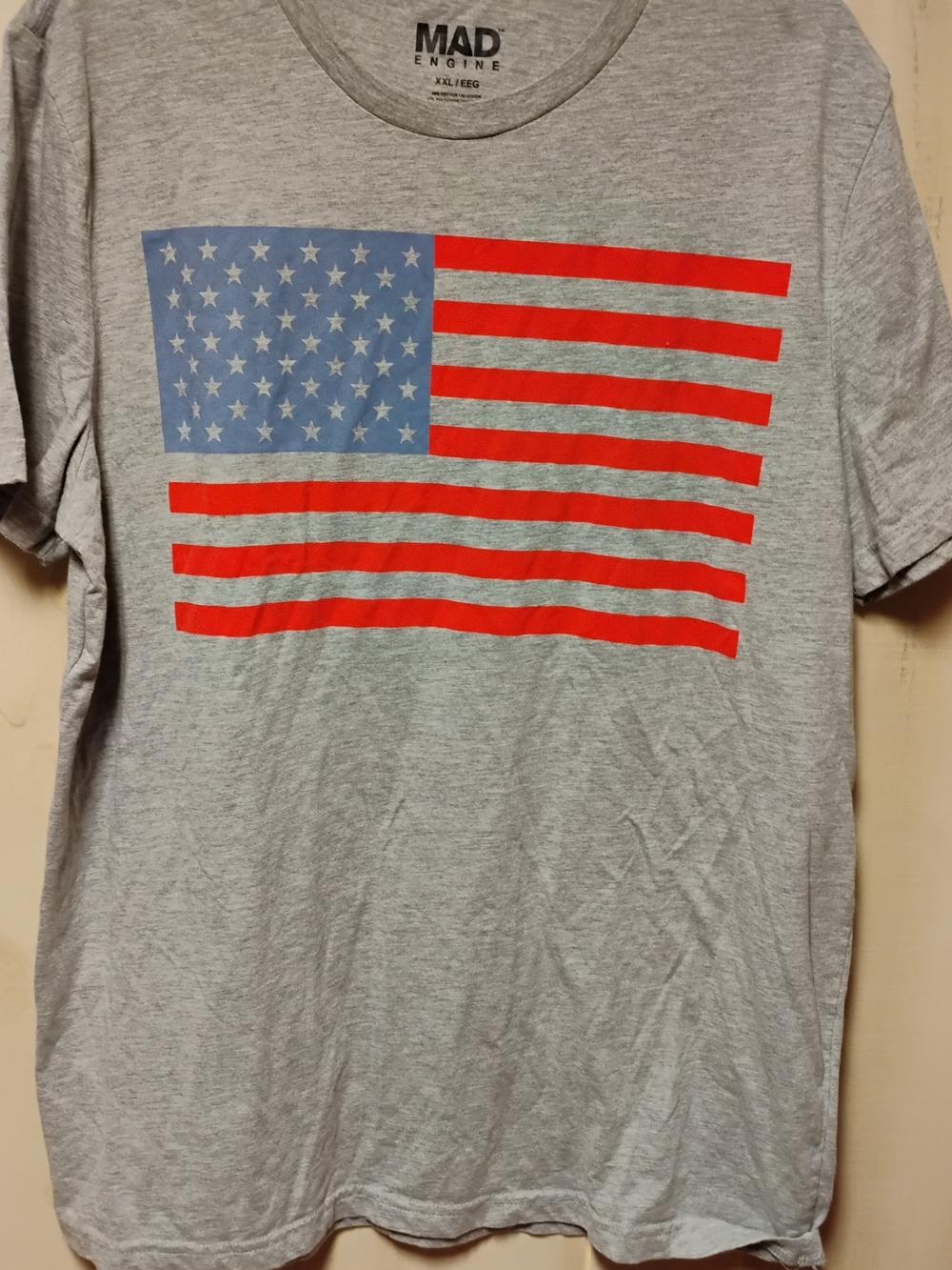 MAD Engine Men’s Gray T-Shirt with Flag Graphic